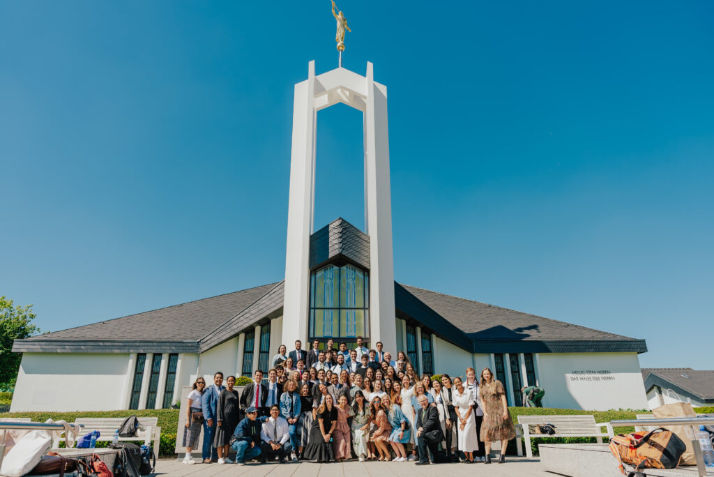 Cumorah Academy students at the Freiberg Temple